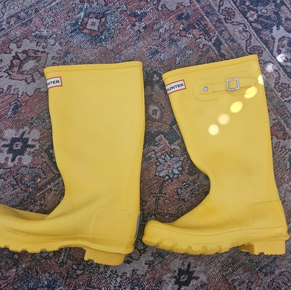 Hunter Yellow Boots - Picture 7 of 11